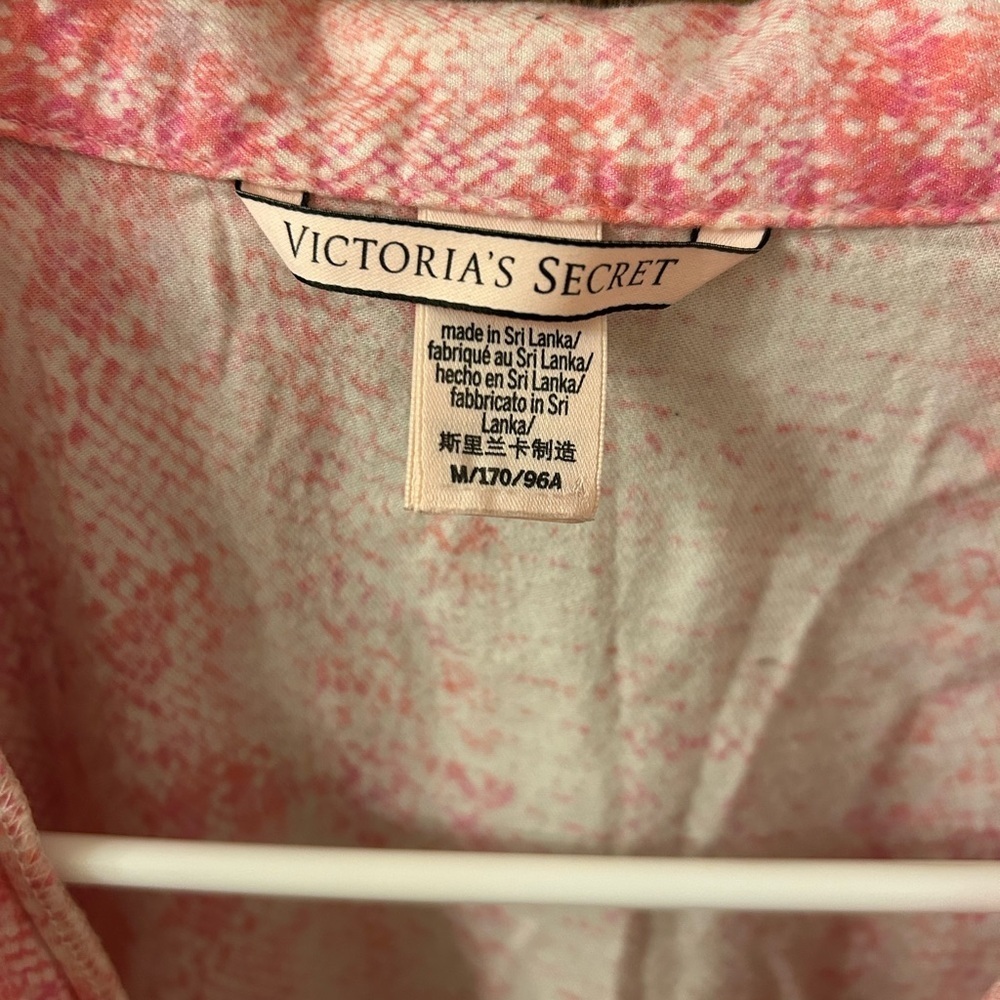 Victoria’s Secret Flannel Pink Snakeskin Nightgown Long Sleep Shirt Medium - Picture 5 of 7